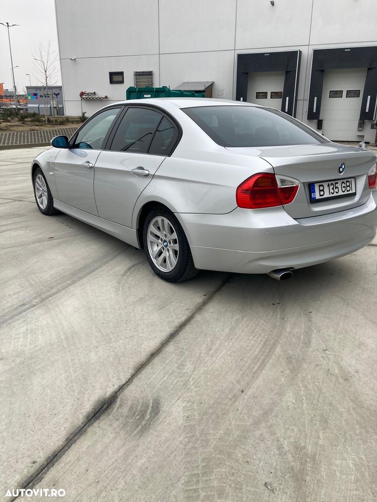 BMW Seria 3 318i - 2