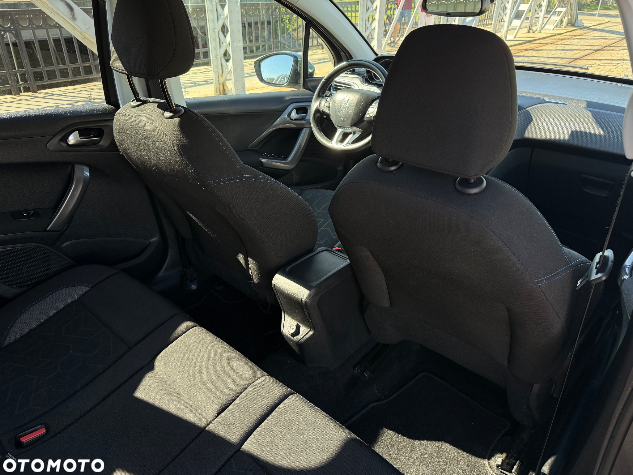 Peugeot 2008 1.6 BlueHDi Style - 15