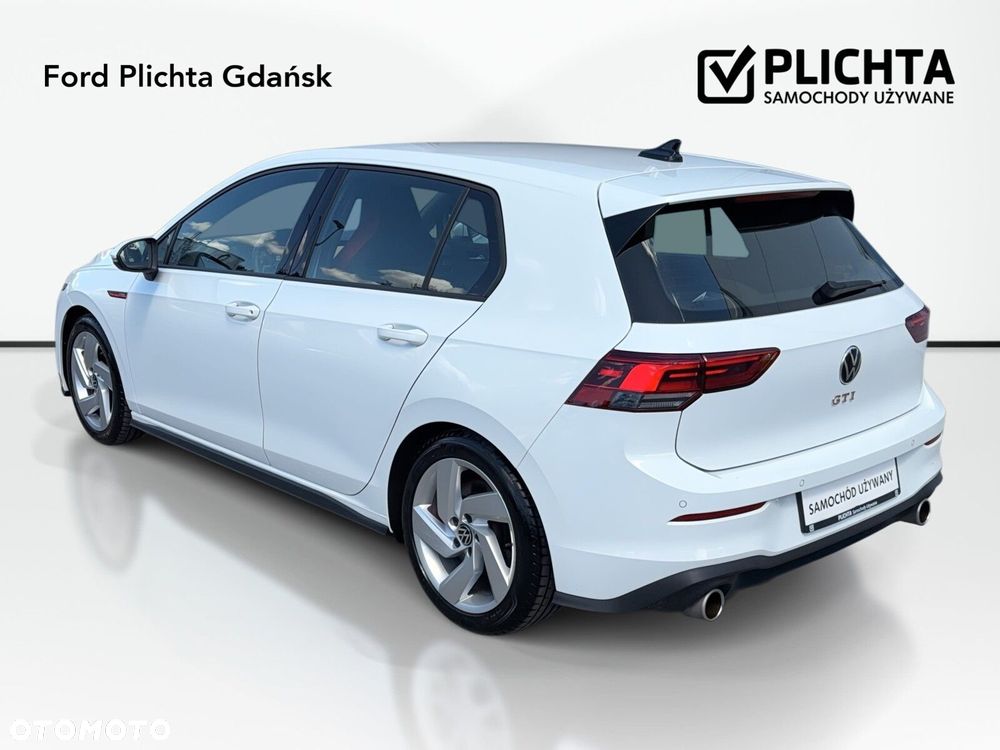 Volkswagen Golf - 8