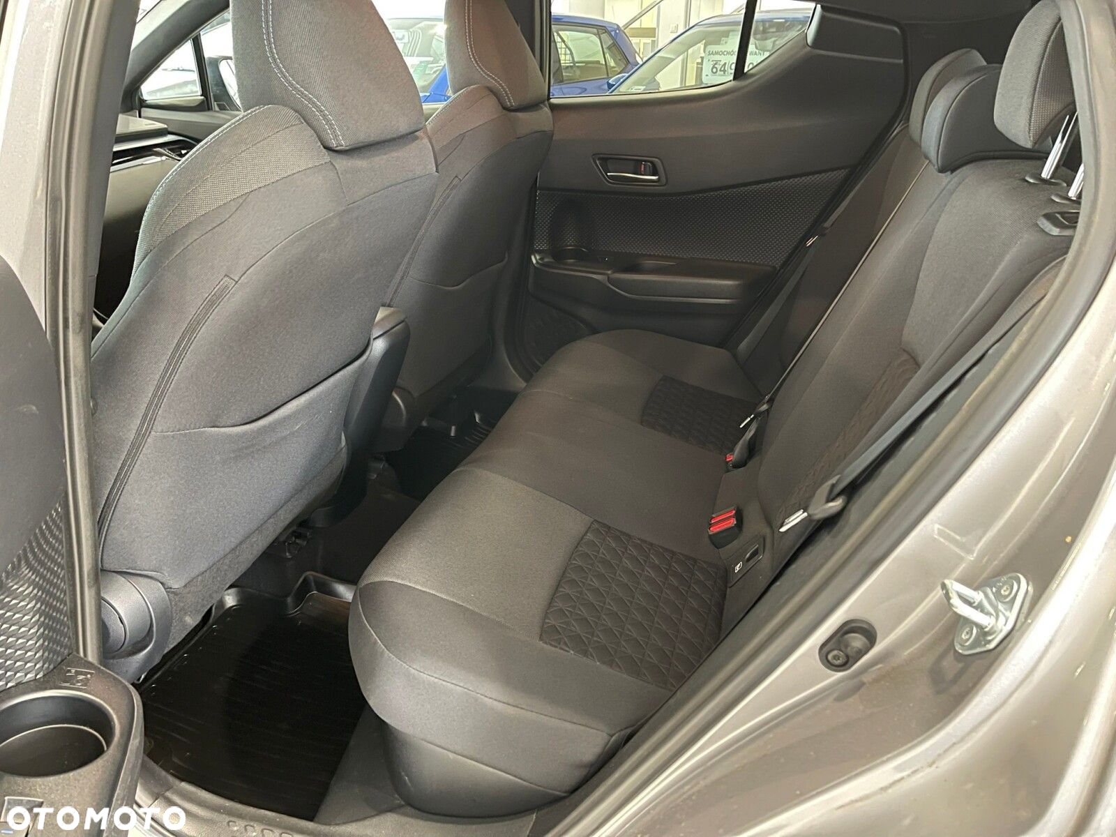 Toyota C-HR - 10