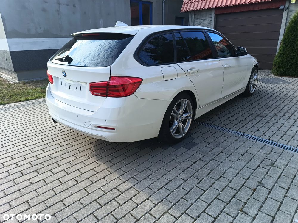 BMW Seria 3 325d M Sport - 5