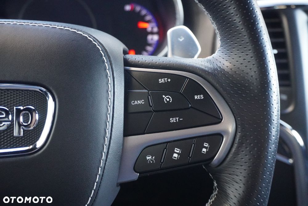 Jeep Grand Cherokee SRT Night - 12