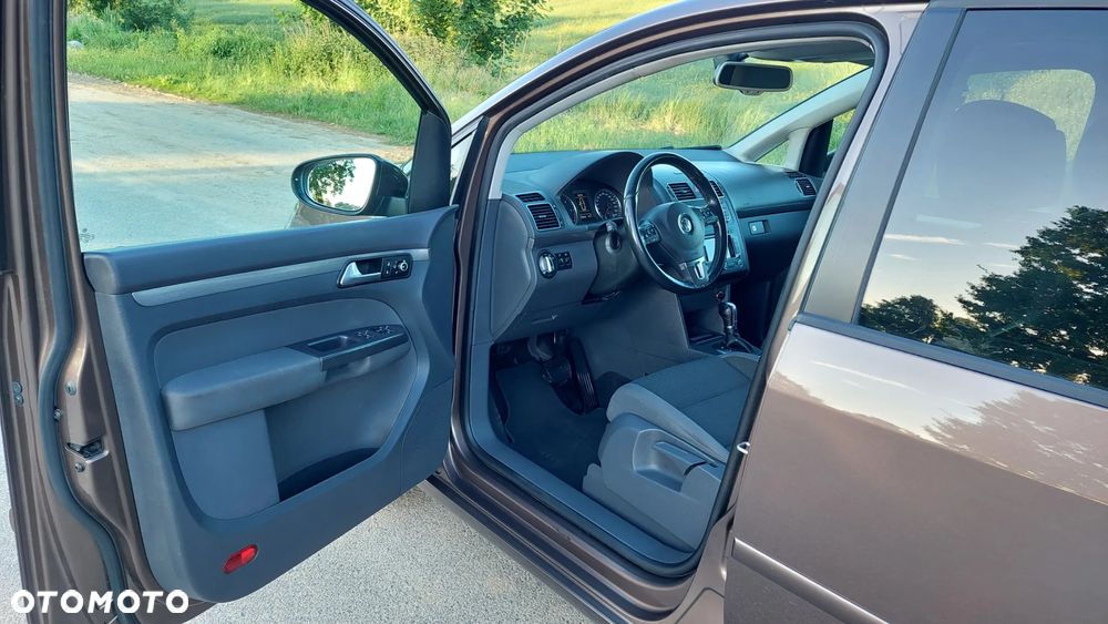 Volkswagen Touran 1.6 TDI DPF Highline DSG - 13