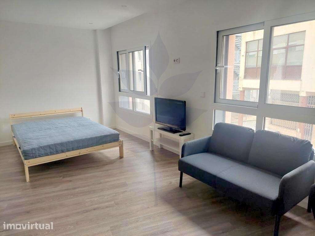 Apartamento T0 Renovado - Junto à Avenida da Liberdade, Braga - Grande imagem: 3/20