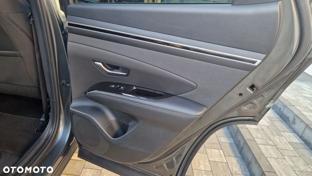 Hyundai Tucson 1.6 T-GDi HEV Executive 2WD - 35