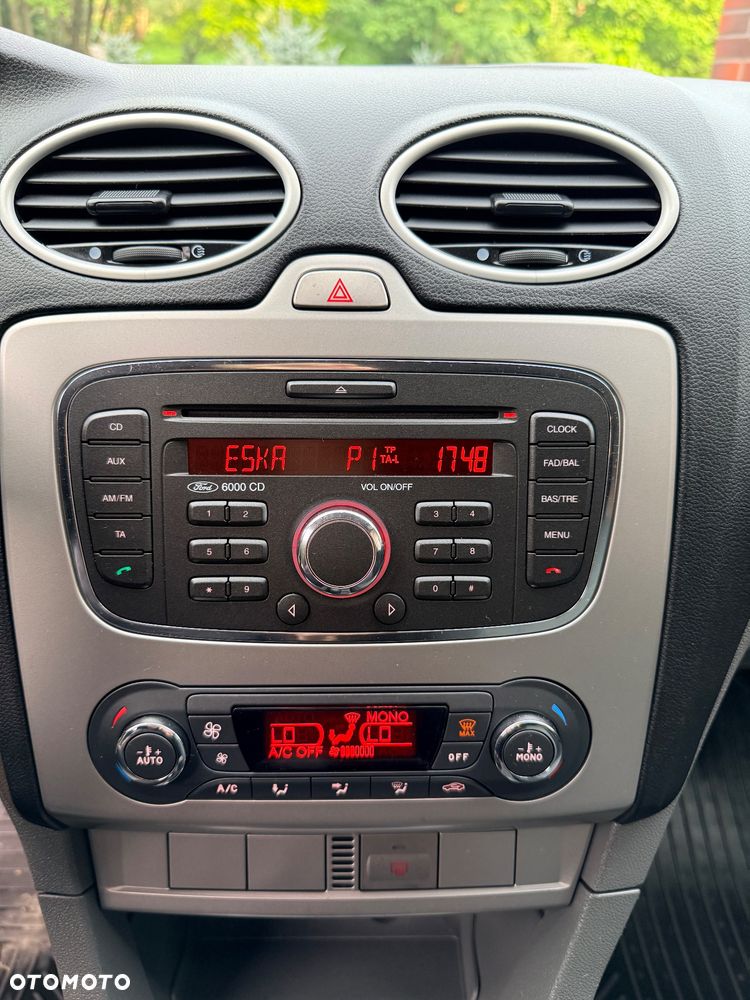 Ford Focus 1.6 16V Trend - 22