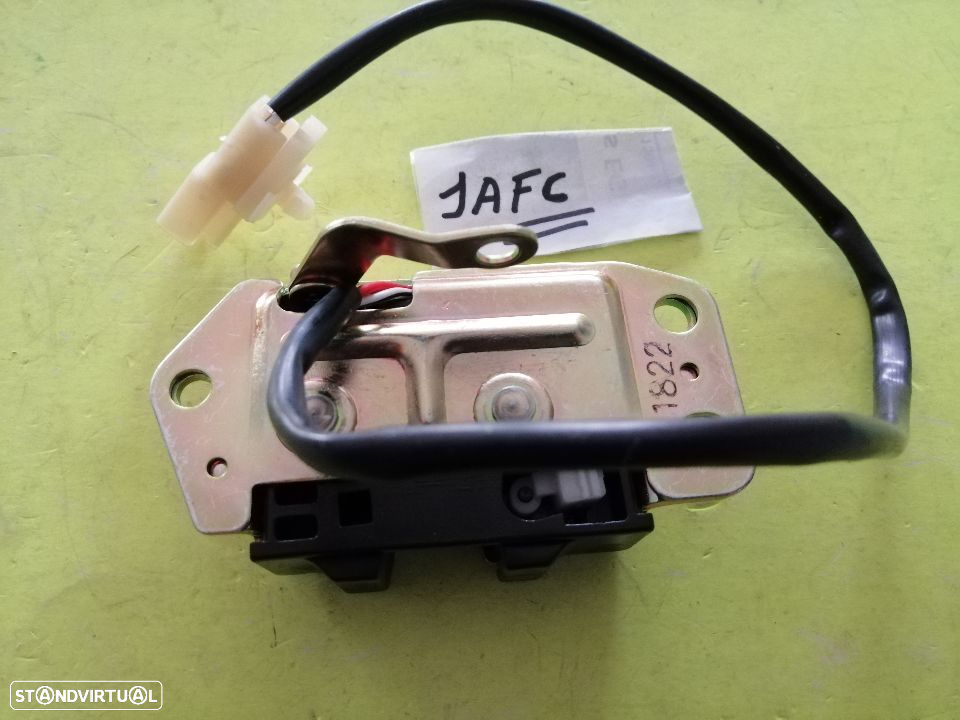 Fecho da tampa da mala Toyota Hiace anos de 1989 até 2005 - 2