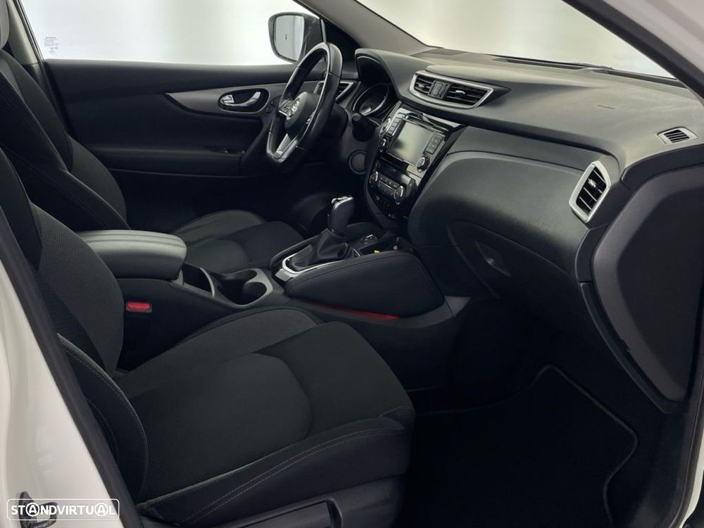 Nissan Qashqai 1.3 DIG-T N-Connecta DCT - 22