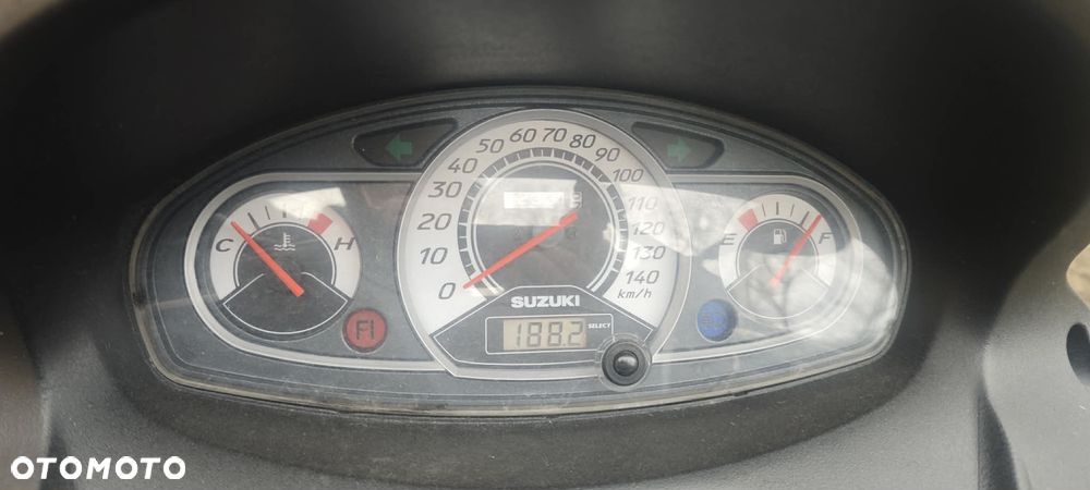 Suzuki Burgman - 11