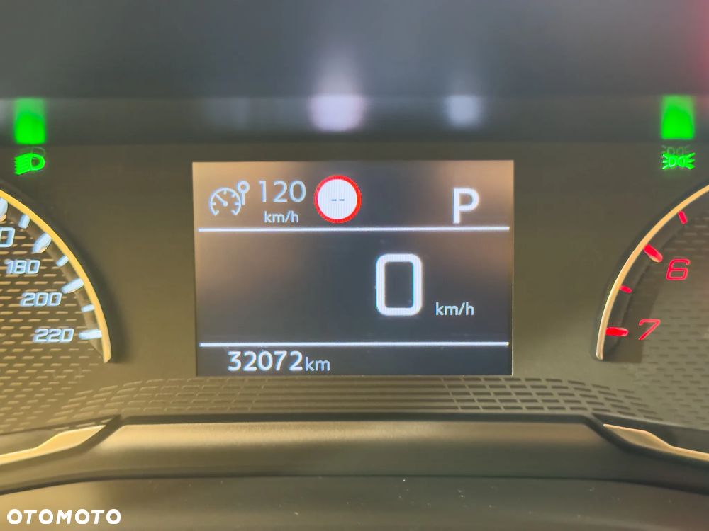 Peugeot 208 1.2 PureTech Active S&S EAT8 - 36