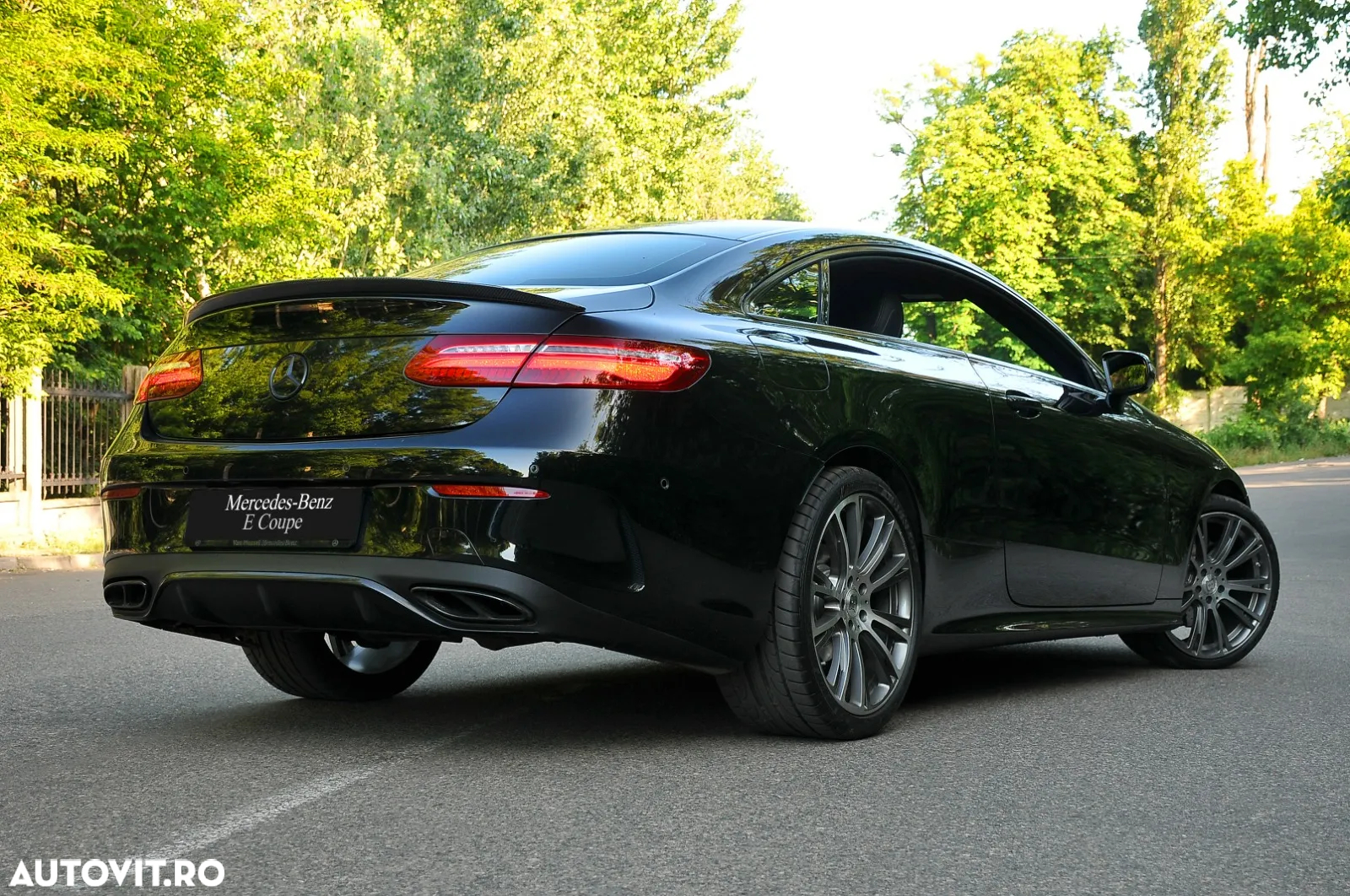 Mercedes-Benz E 200 Coupe 9G-TRONIC AMG Line - 23