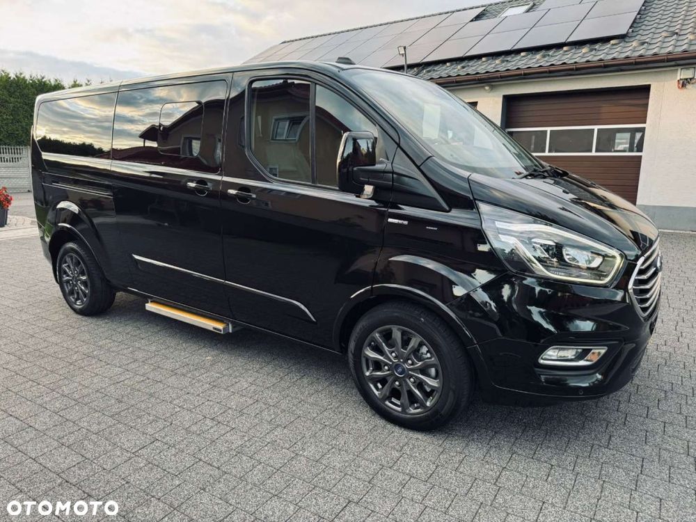 Ford Tourneo Custom - 23