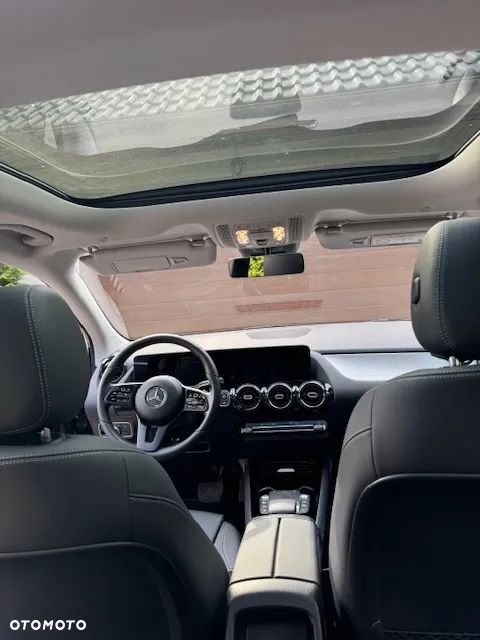 Mercedes-Benz GLA 180 d 8G-DCT - 15