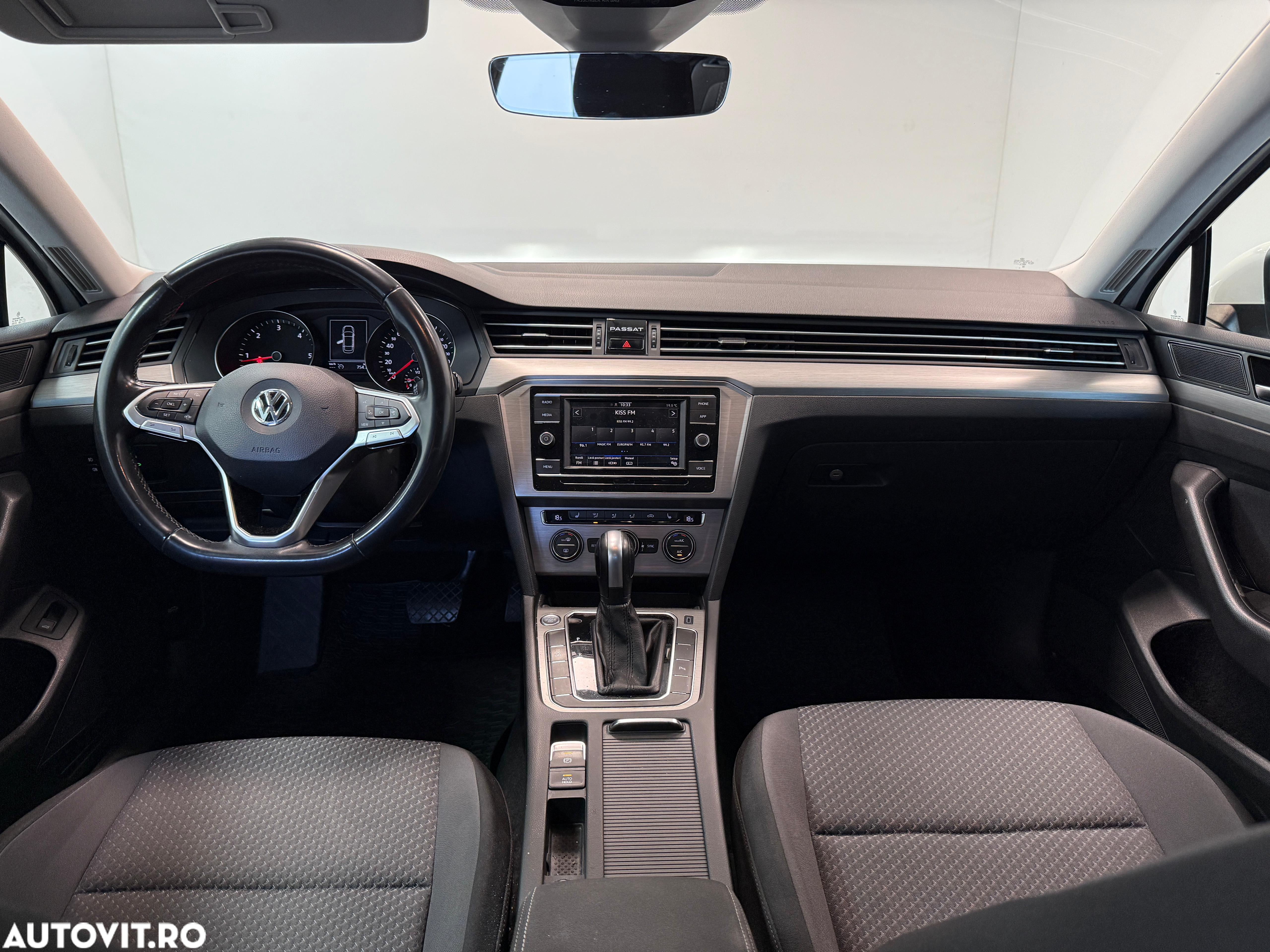 Volkswagen Passat 1.6 TDI DSG Comfortline - 24