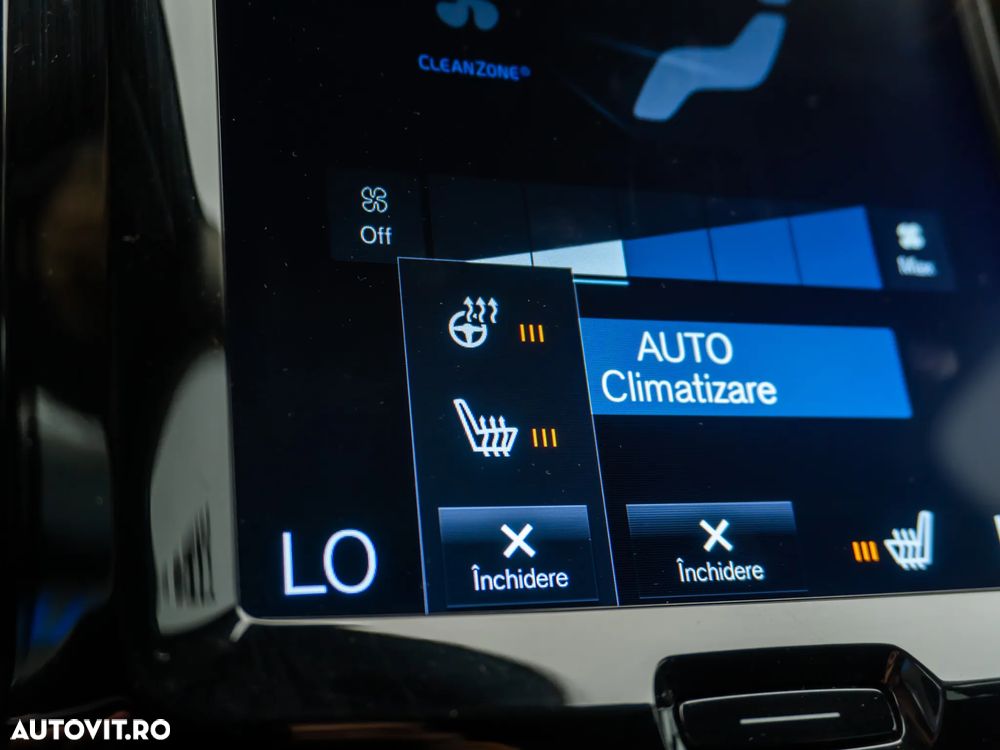 Volvo XC 60 B4 D AWD Geartronic Momentum Pro - 34