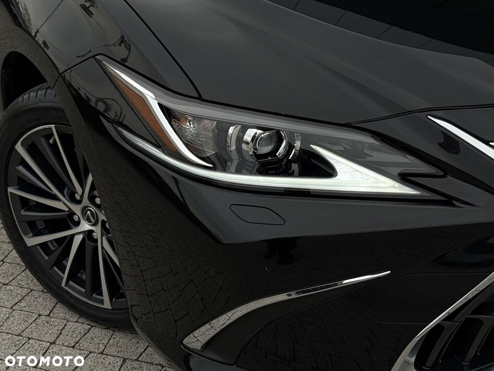 Lexus ES 300h Business Edition - 27