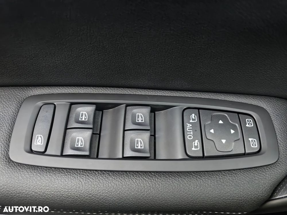 Renault Megane TCe 140 GPF EDC Techno - 30