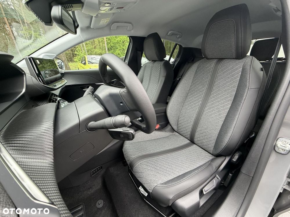Peugeot 208 54kWh Allure - 11
