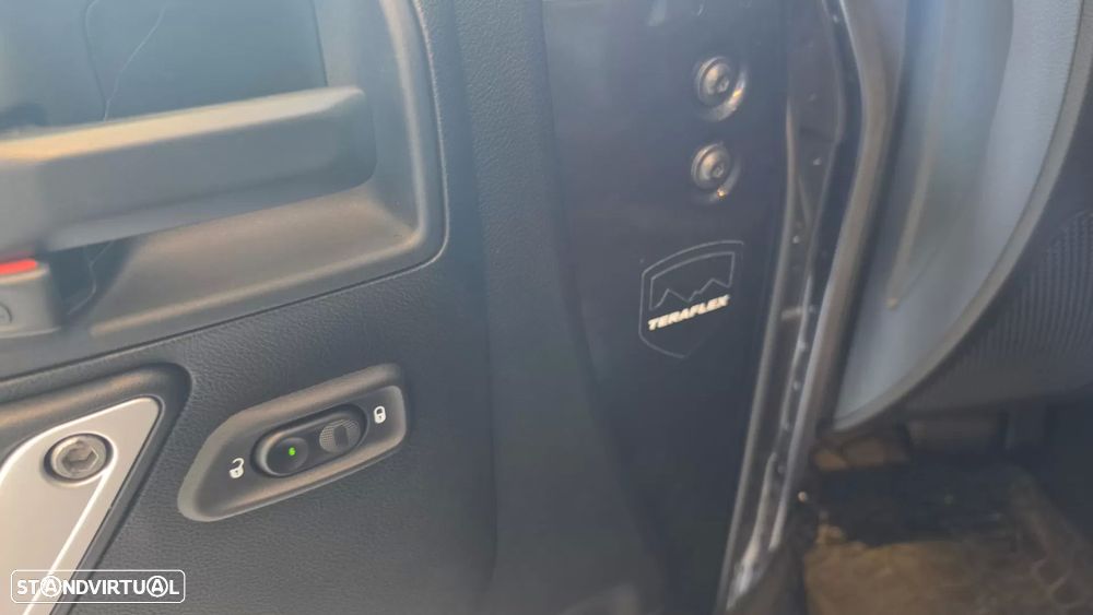 Jeep Wrangler Unlimited 2.8 CRD Sahara AT - 40