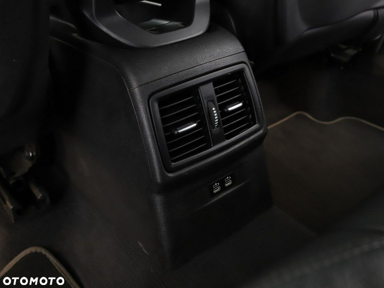BMW X1 sDrive18d xLine - 38