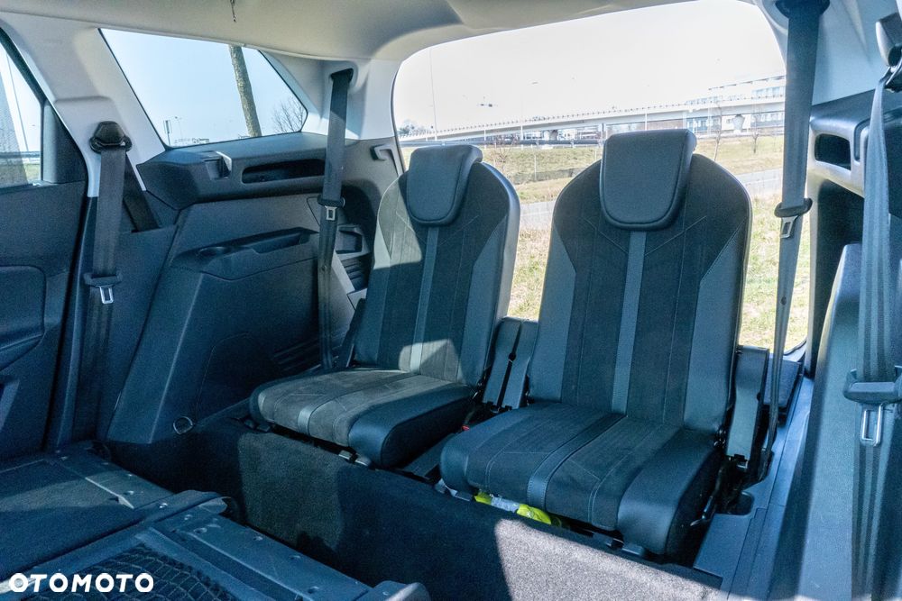 Peugeot 5008 2.0 BlueHDi Road Trip S&S EAT8 - 32
