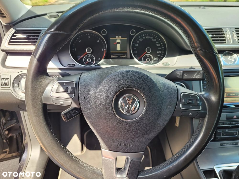 Volkswagen Passat 2.0 TDI BlueMotion Technology Comfortline - 11