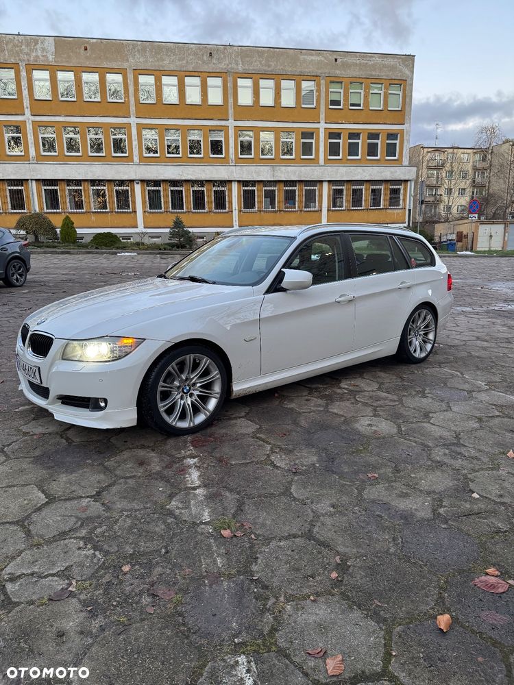 BMW Seria 3 320d DPF Efficient Dynamics Edition - 1