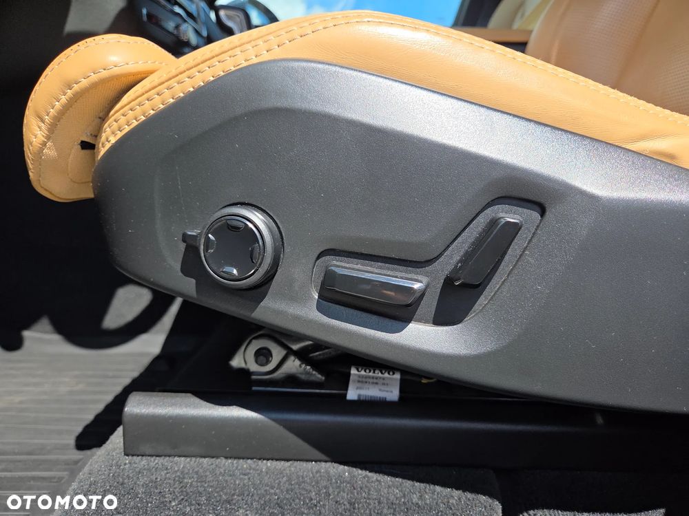 Volvo XC 60 T6 AWD Inscription - 21