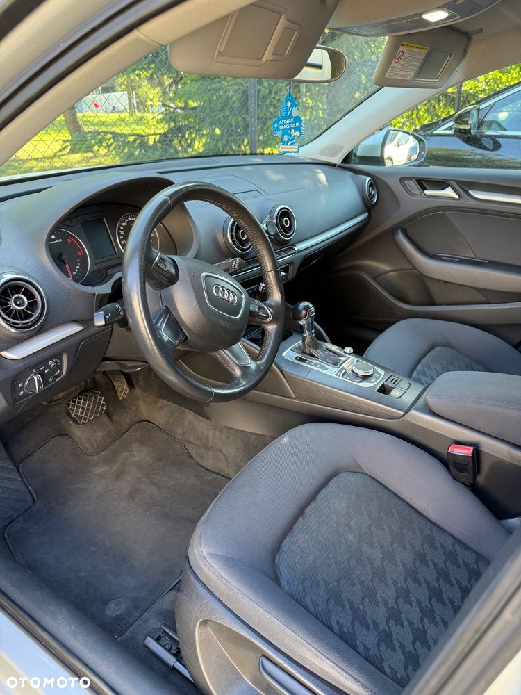 Audi A3 Sportback 1.6 TDI DPF Ambition S tronic - 26
