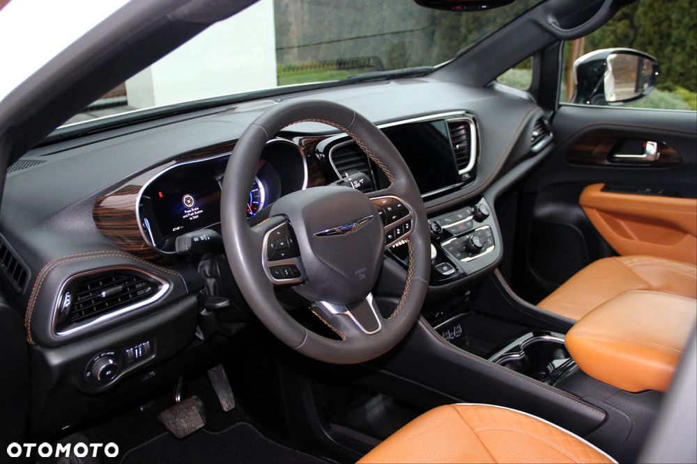 Chrysler Pacifica - 14