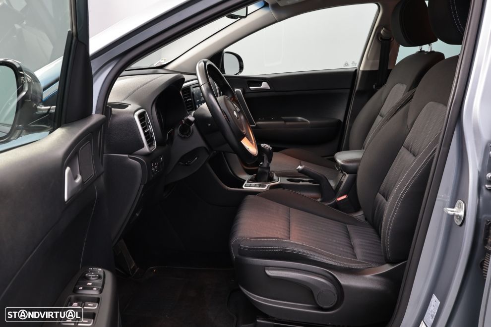 Kia Sportage 1.6 CRDI ISG MHEV Urban - 24