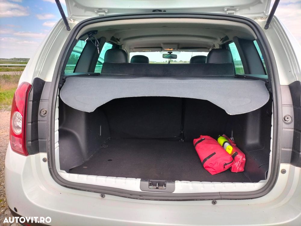 Dacia Duster 1.6 16V 105 4x2 Laureate - 9