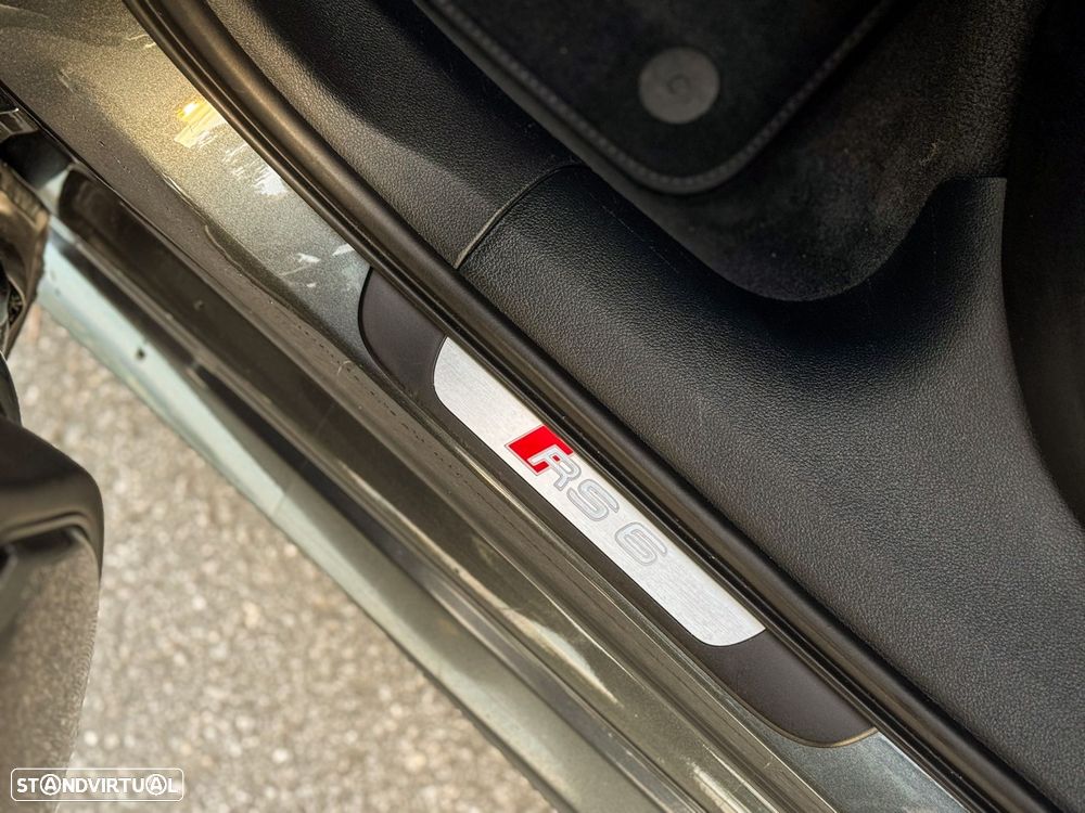 Audi RS6 Avant 4.0 TFSi quattro Tiptronic - 37