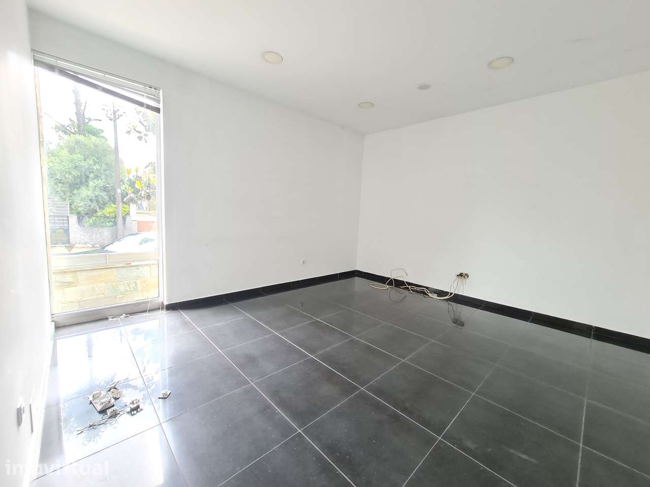Loja p/ comércio c/ cave 100m2 em Dume - Braga - Grande imagem: 2/15