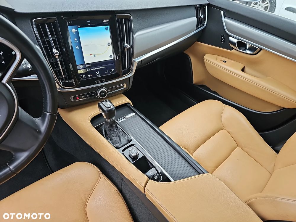 Volvo V90 D4 Momentum - 16