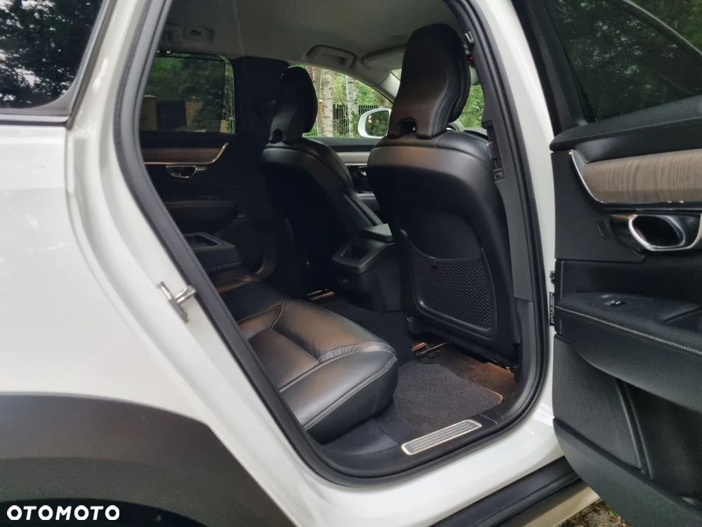 Volvo V90 Cross Country B5 D AWD Pro - 35