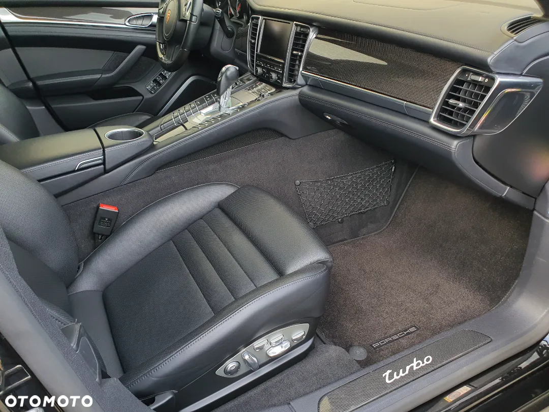 Porsche Panamera - 23