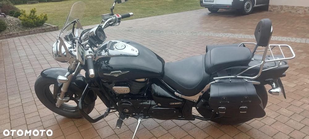 Suzuki Intruder - 6