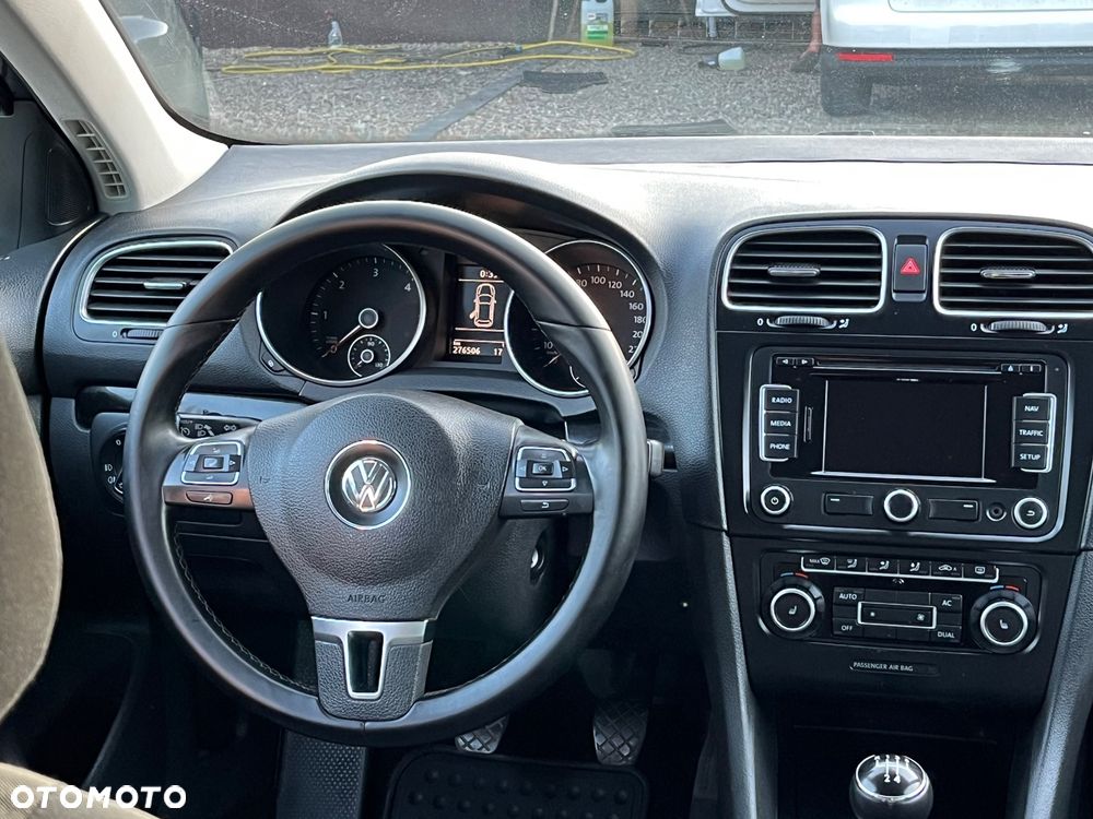 Volkswagen Golf 1.6 TDI DPF BlueMotion - 21