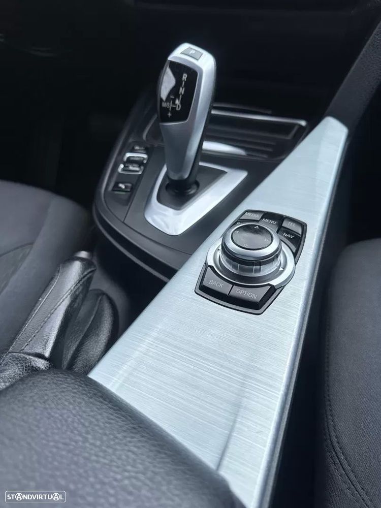 BMW 320 d Auto Line Sport - 50