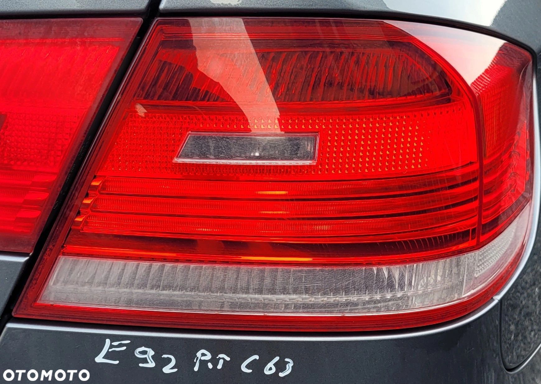 LAMPA PRAWY TYŁ TYLNA W BŁOTNIK BMW E92 - 1