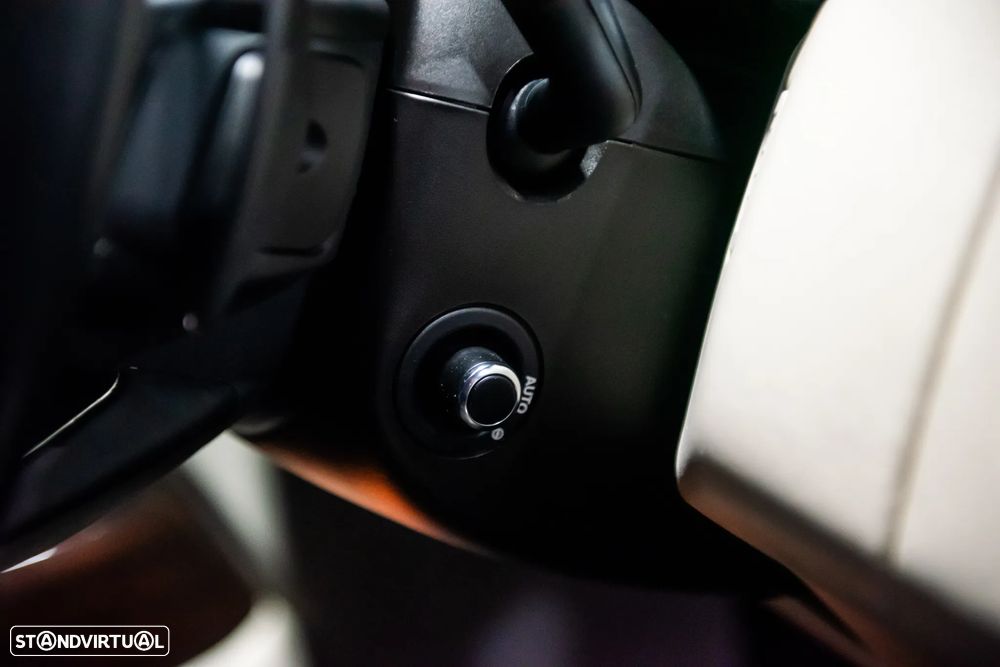 Land Rover Range Rover 4.4 SDV8 Vogue - 31