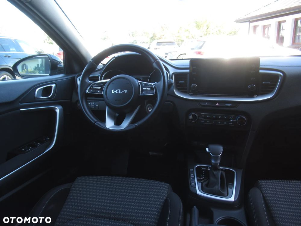Kia Ceed 1.5 T-GDI M DCT - 11