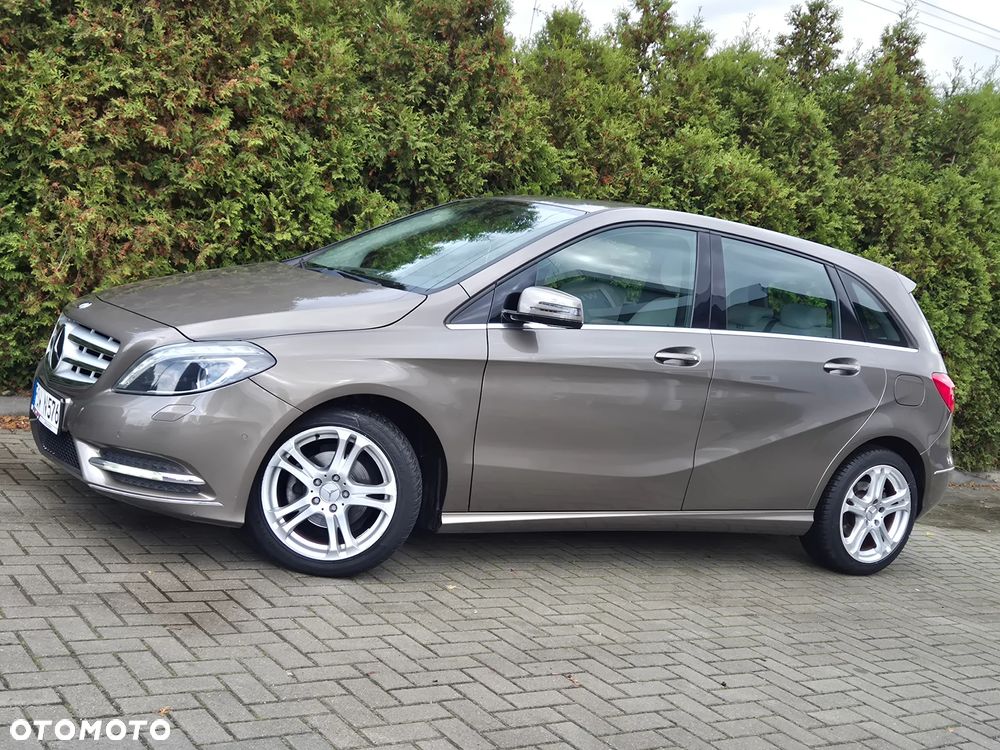 Mercedes-Benz Klasa B 180 7G-DCT UrbanStyle Edition - 5