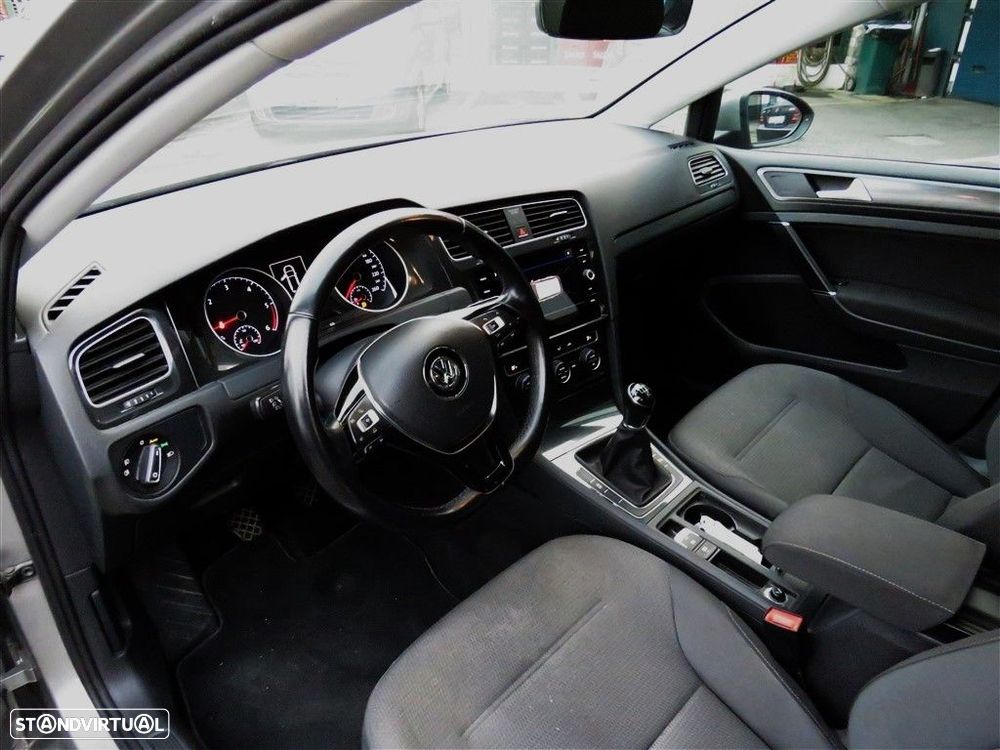 VW Golf Variant 1.6 TDi Confortline - 4