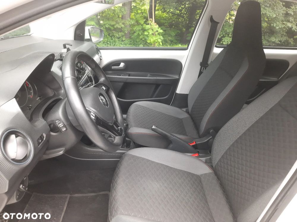 Volkswagen up! (BlueMotion Technology) move - 9