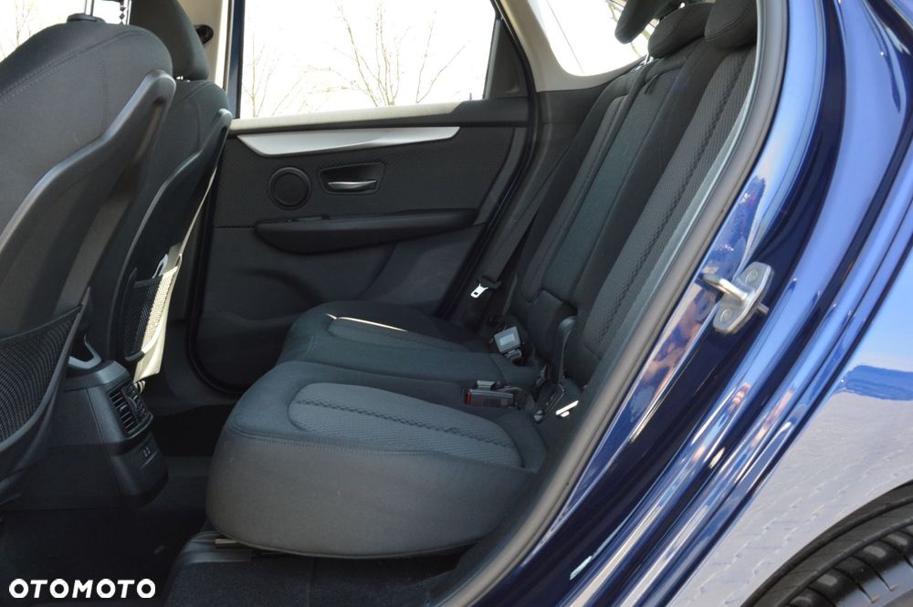 BMW Seria 2 218d - 12