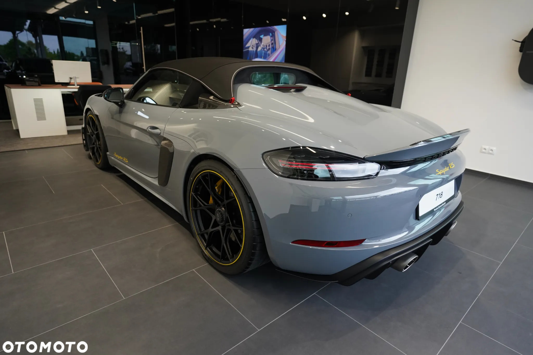 Porsche 718 Spyder - 2