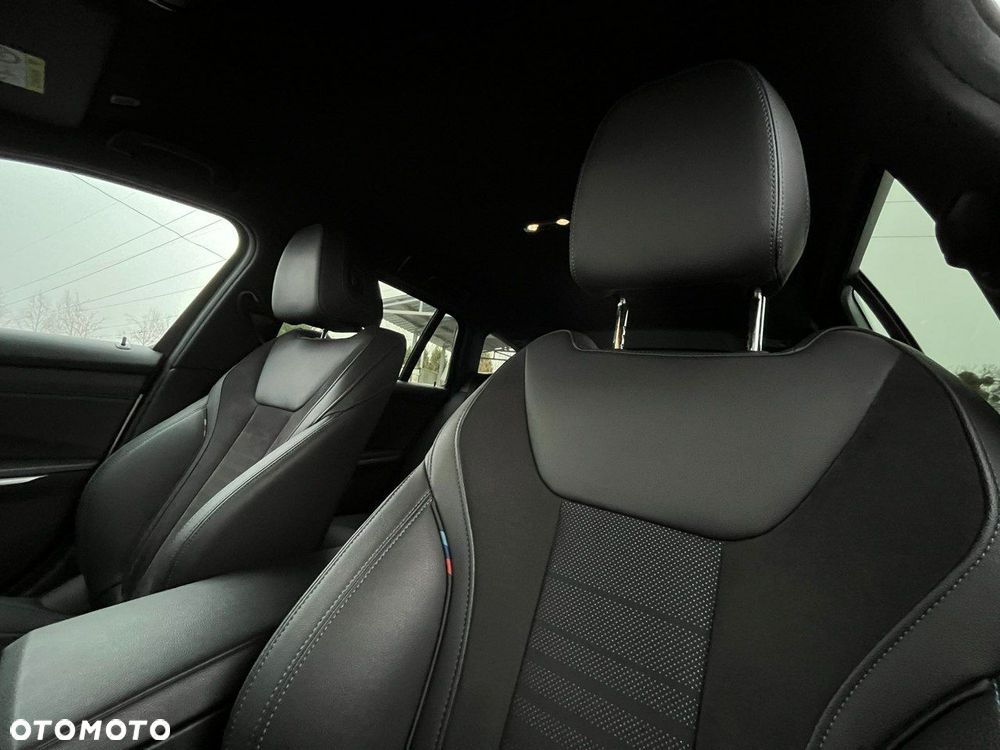 BMW Seria 3 330e PHEV xDrive M Sport - 14