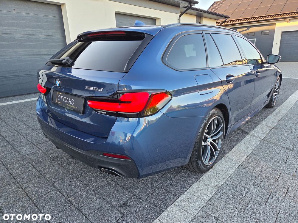 BMW Seria 5 520d xDrive Touring M Sport Edition - 9